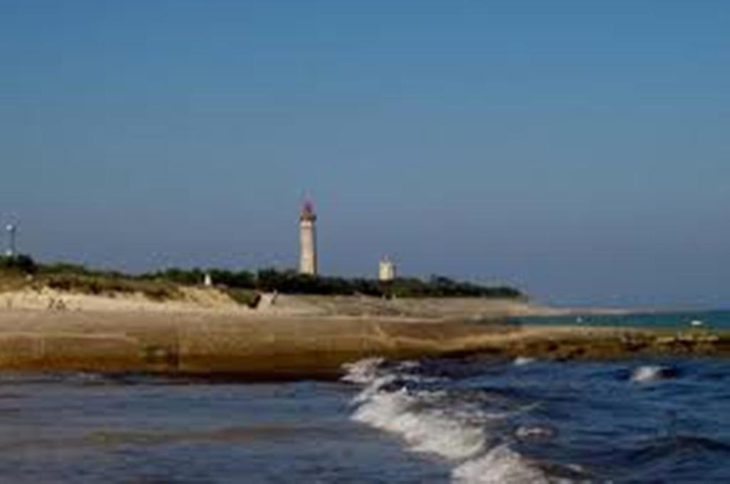 Maison Retaise Pres De La Plage Saint-Clément-des-Baleines Exteriör bild